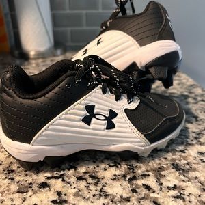 Under Armour baseball tball cleats toddler LIKE NEW